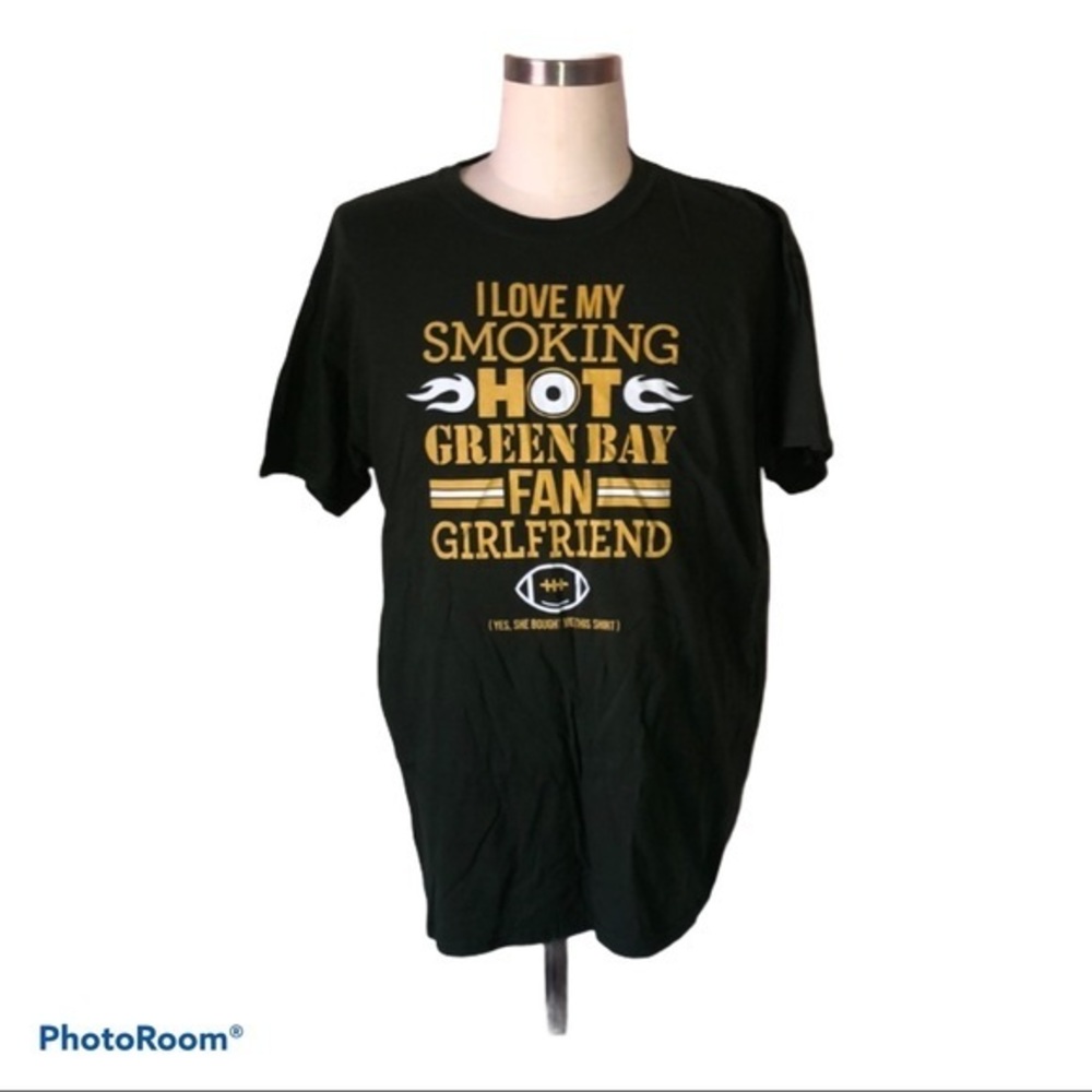 5/$30 🎈 Gildan men’s large Green Bay‎ girlfriend T shirt